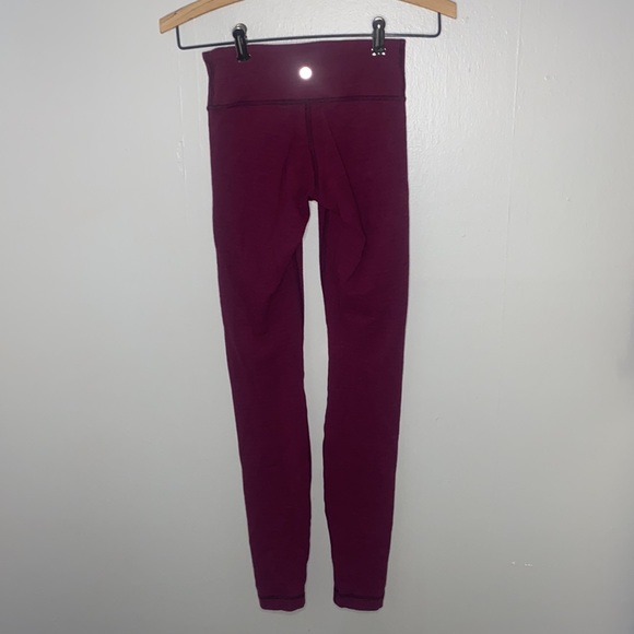 🌷Adorable maroon Lululemon reversible leggings! - Picture 7 of 10